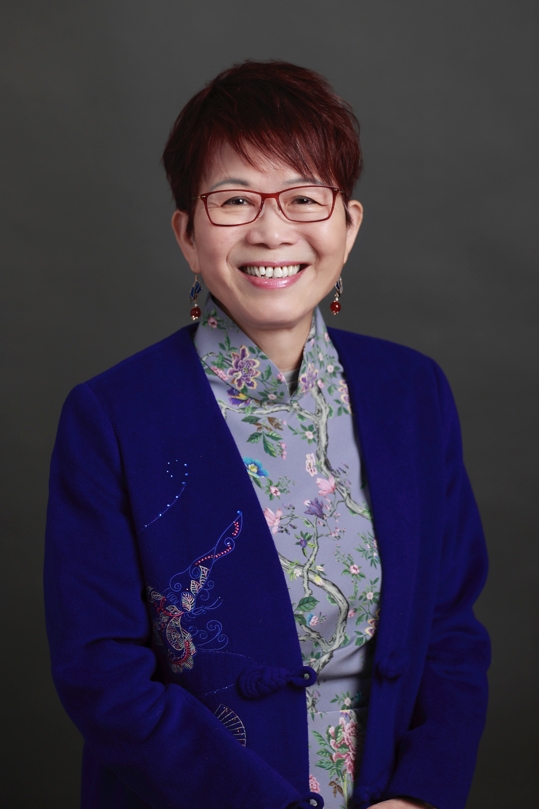 屈潔冰女士官方相片